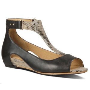 Tsubo sandals, size 6.5